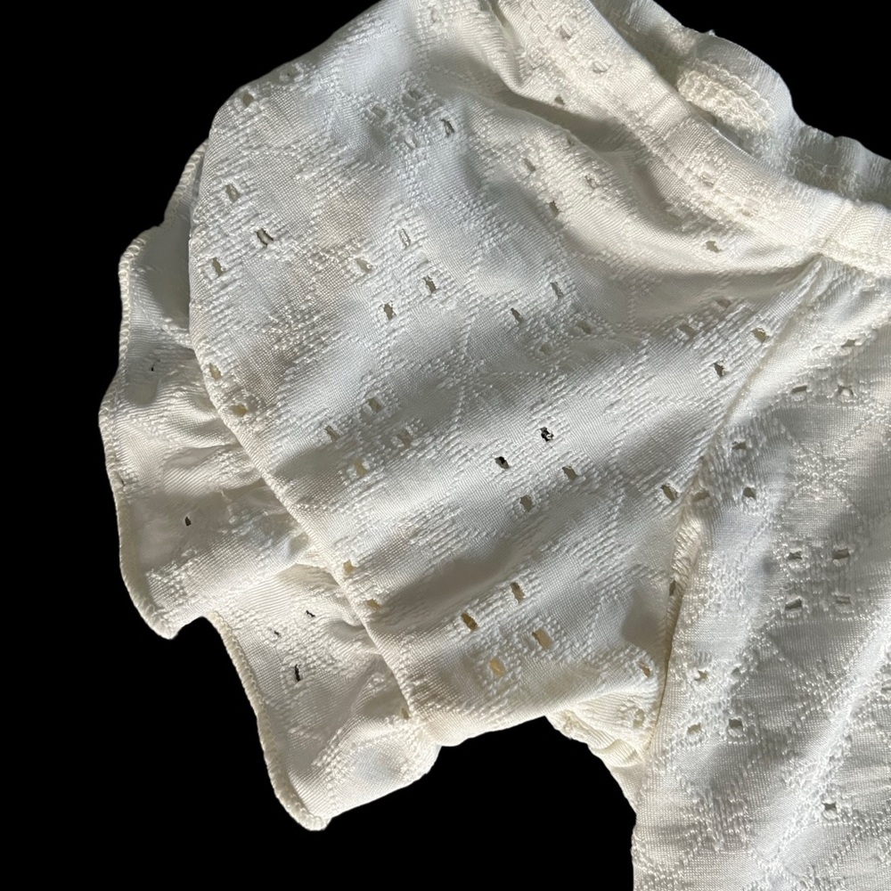 L.A. Hearts White Eyelet Ruffle Top - Off the Shoulder - Medium - Picture 3 of 4